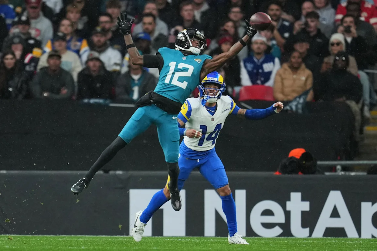 Travis Hunter, receptor-esquinero de Jaguars, queda fuera de la temporada por lesión